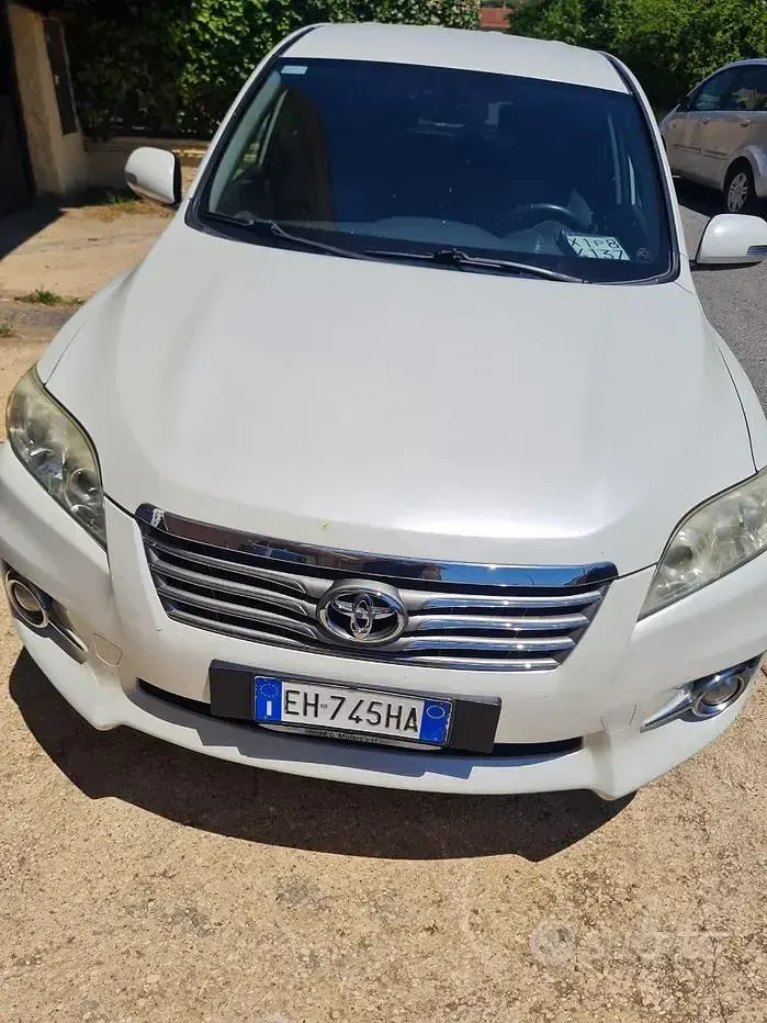 Usata Toyota RAV4 150 CV (110 kW) 2011 SUV