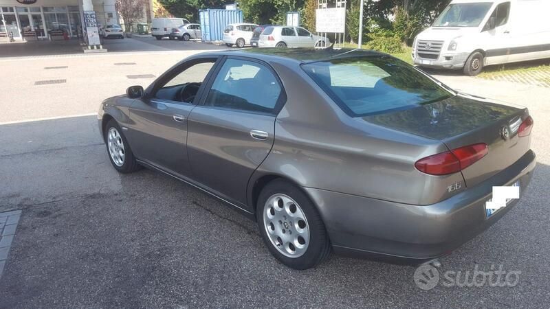 Usata Alfa Romeo 166 Exclusive 175 CV (128 kW) 2004 Grigio Berlina