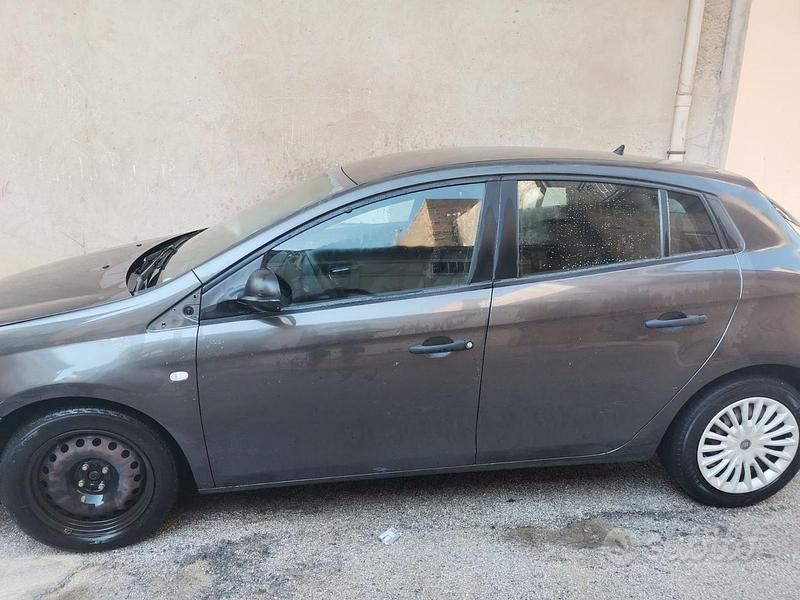 Usata Fiat Bravo 120 CV (88 kW) 2008 Marrone Utilitaria