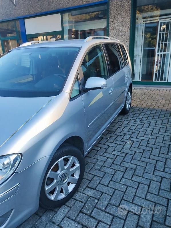 Usata VW Touran 105 CV (77 kW) 2009 Grigio Monovolume