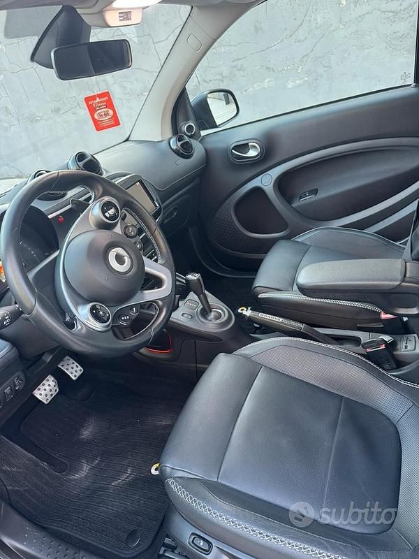 Usata Smart ForTwo Cabrio Brabus 109 CV (80 kW) 2017 Nero Cabrio