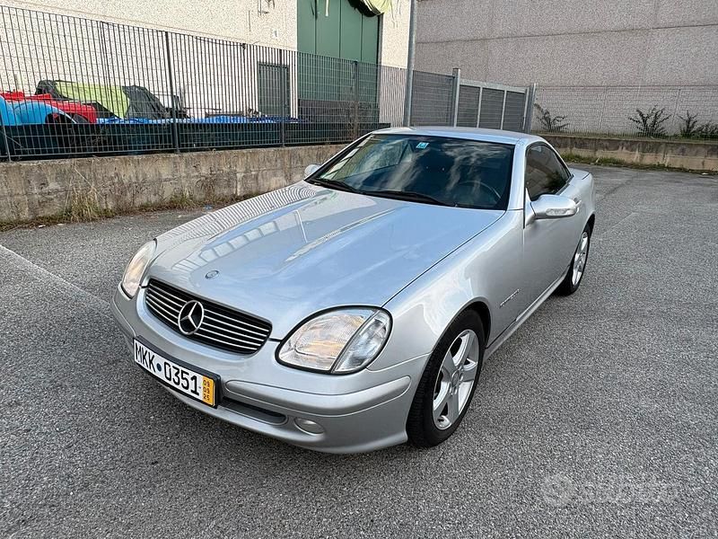 Usata Mercedes SLK200 163 CV (119 kW) 2003 Grigio Cabrio