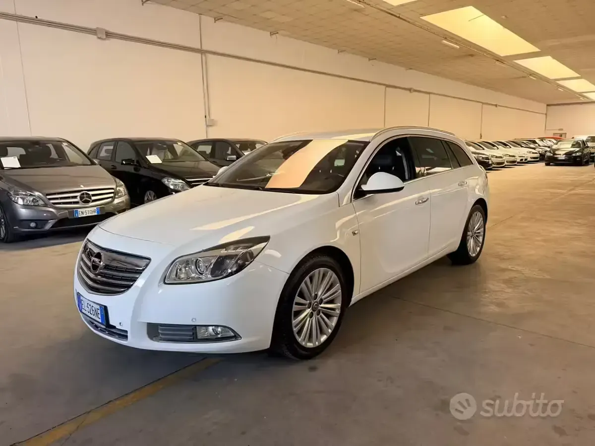 Usata Opel Insignia Cosmo 160 CV (117 kW) 2012 Bianco Station wagon