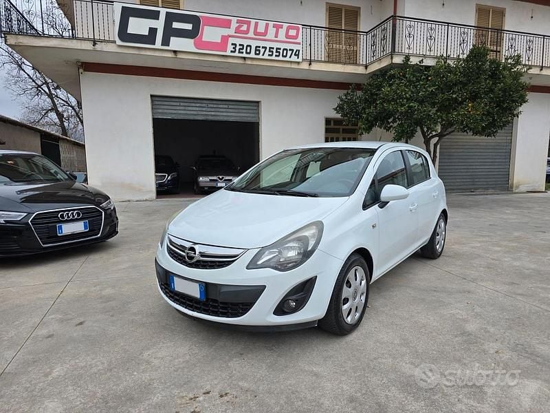 Usata Opel Corsa 75 CV (55 kW) 2014 Bianco Utilitaria