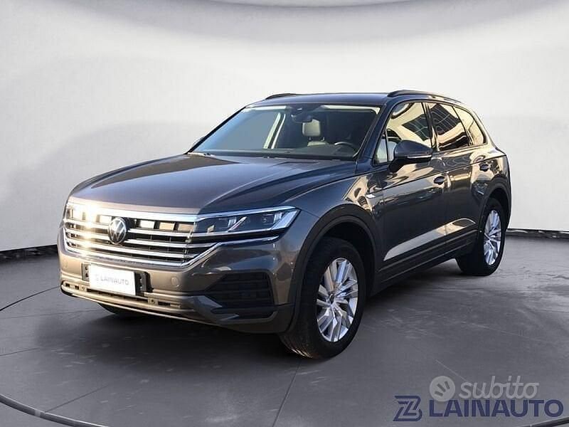 Usata VW Touareg Comfortline 231 CV (169 kW) 2021 Grigio SUV