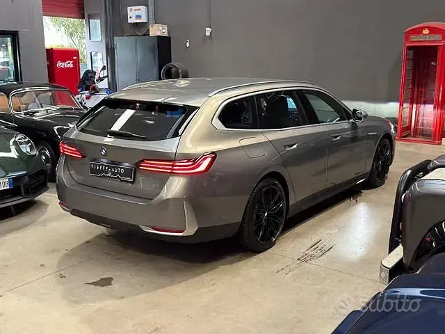 Usata BMW 520 197 CV (144 kW) 2024 Grigio metallizzato Station wagon