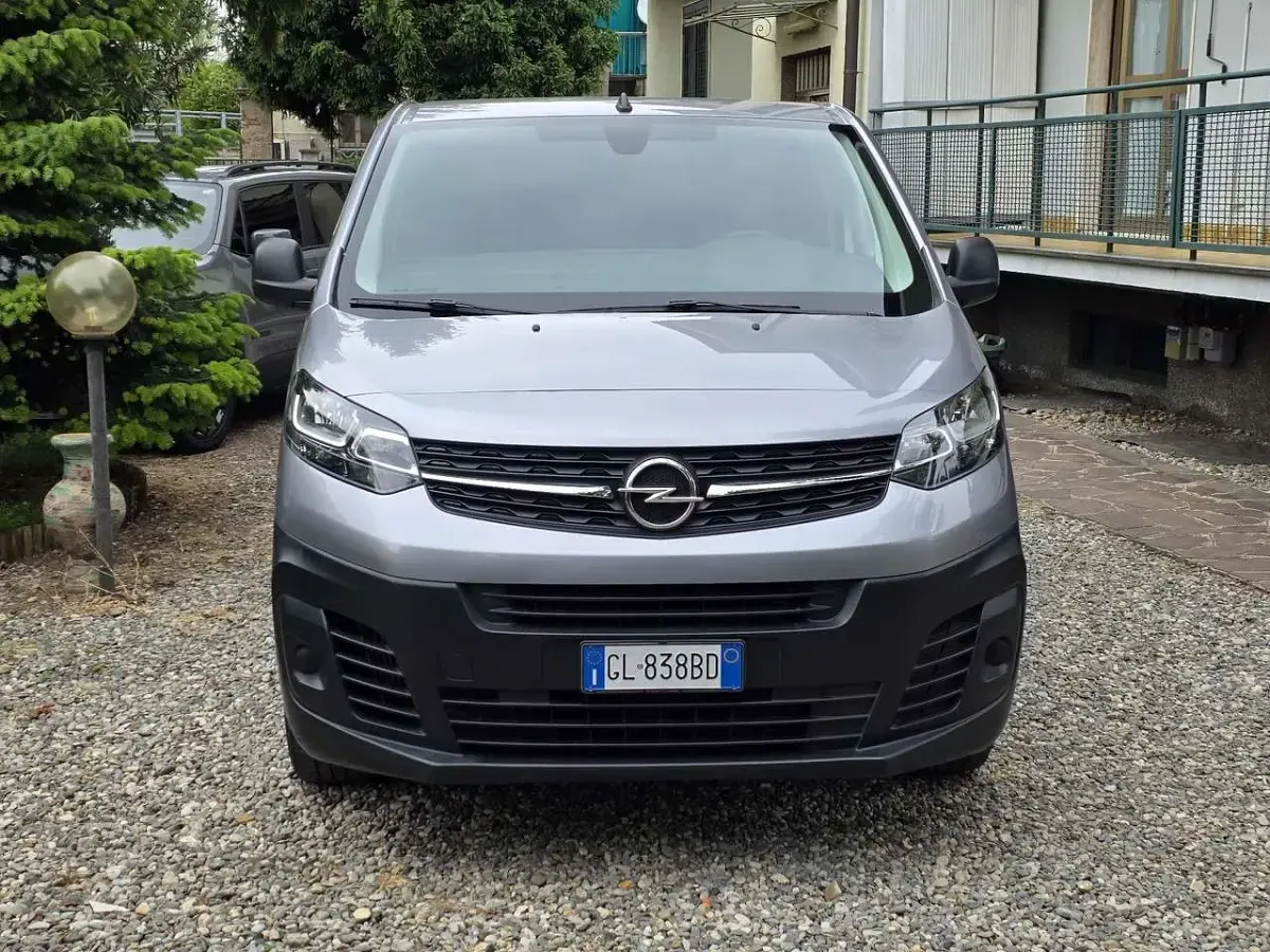 Usata Opel Vivaro 120 CV (88 kW) 2022 Grigio Monovolume