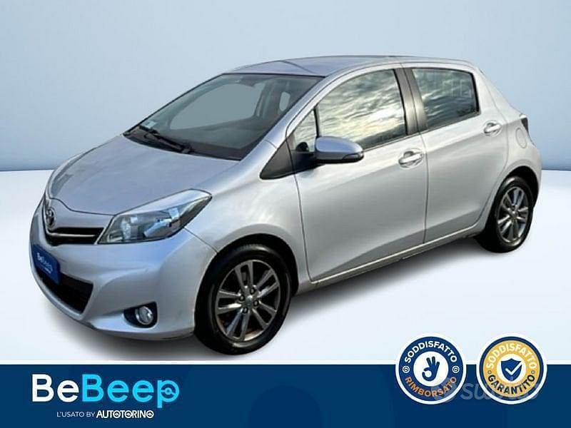 Grigio metallizzato Usata 2014 Toyota Yaris Active Tre volumi | 8700 € (Cara) - Immagine 1/3