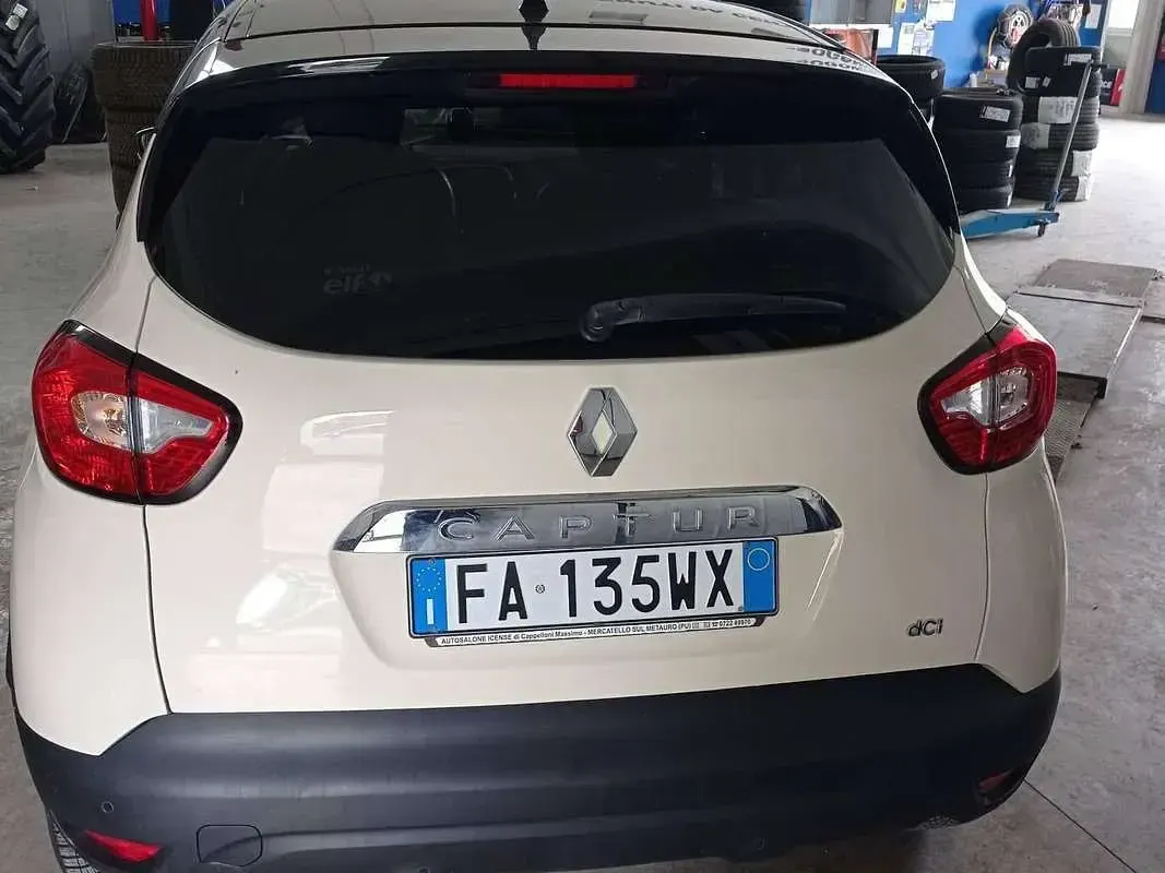 Usata Renault Captur 90 CV (66 kW) 2015 Beige SUV