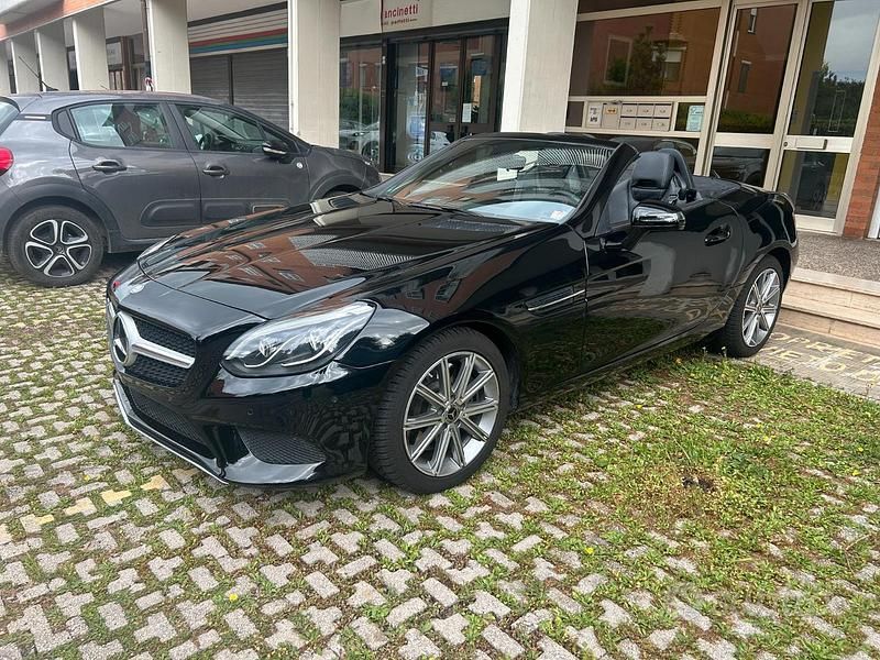Usata Mercedes SLC200 184 CV (135 kW) 2020 Nero Cabrio