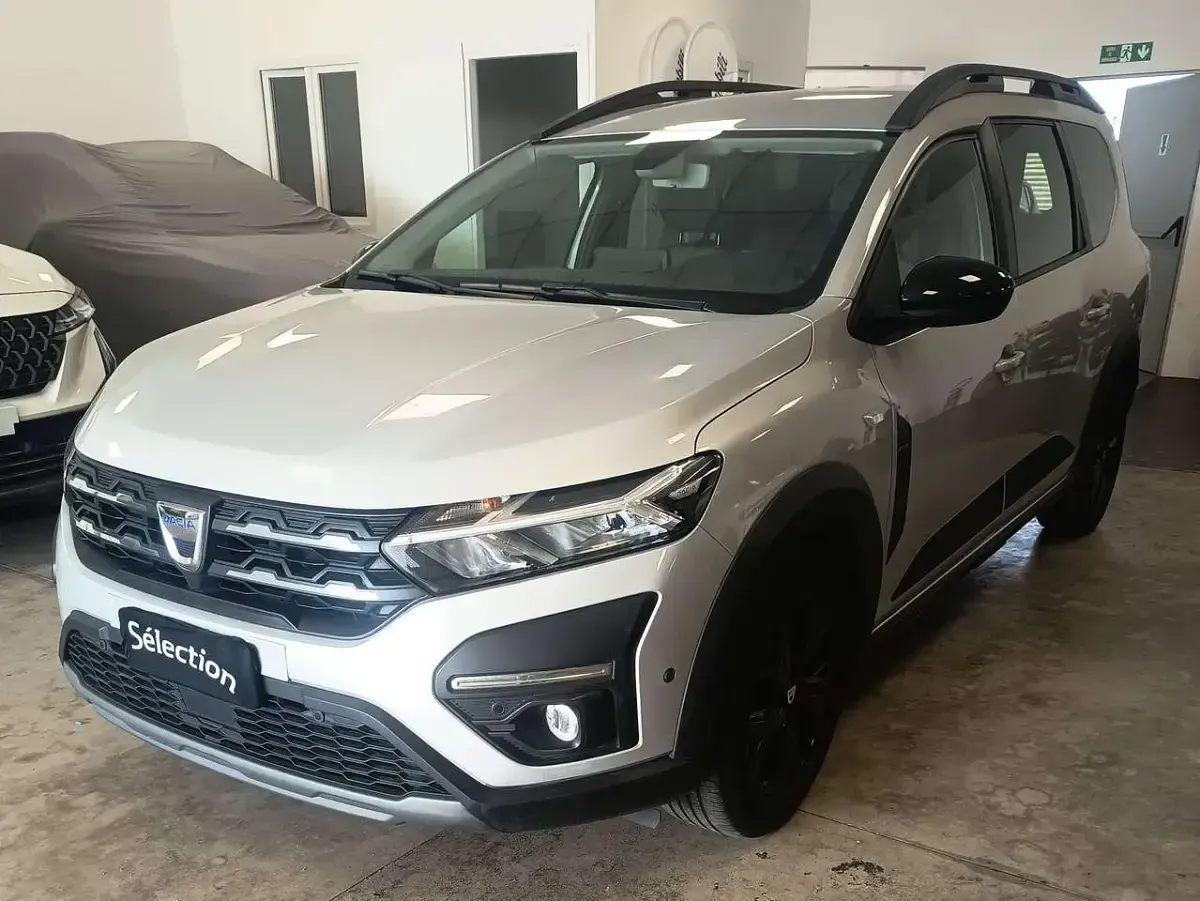 Usata Dacia Jogger Extreme 101 CV (74 kW) 2022 Grigio lunare Monovolume