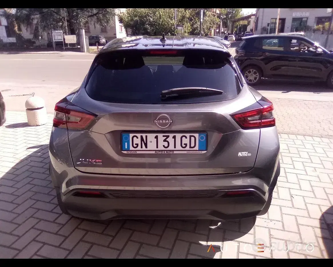 Usata Nissan Juke N-Connecta 114 CV (83 kW) 2023 Grigio SUV