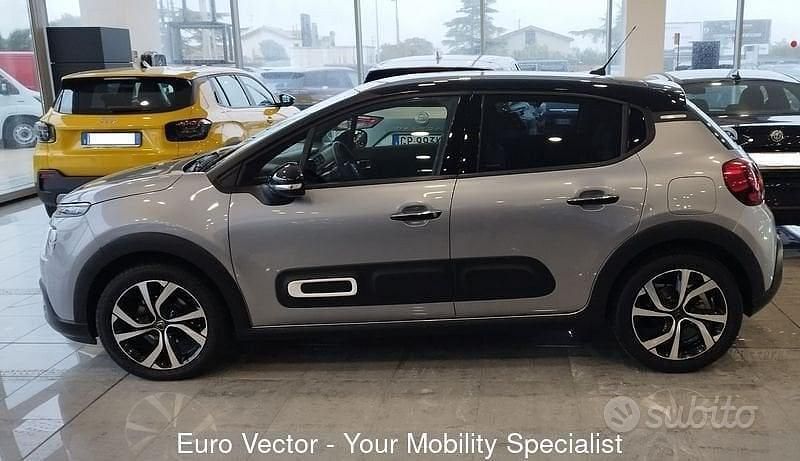 Usata Citroën C3 PureTech 110 CV (80 kW) 2023 Grigio argento/tetto nero Utilitaria