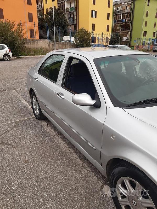 Usata Lancia 2000 60 CV (44 kW) 2002 Grigio Berlina