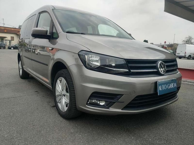 Usata VW Caddy Comfortline 102 CV (75 kW) 2016 Grigio Monovolume