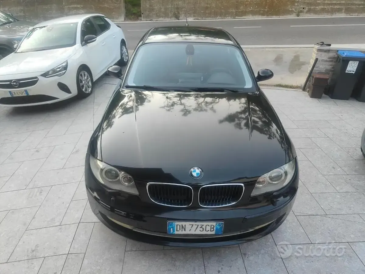 Usata BMW 118 143 CV (105 kW) 2008 Nero Utilitaria
