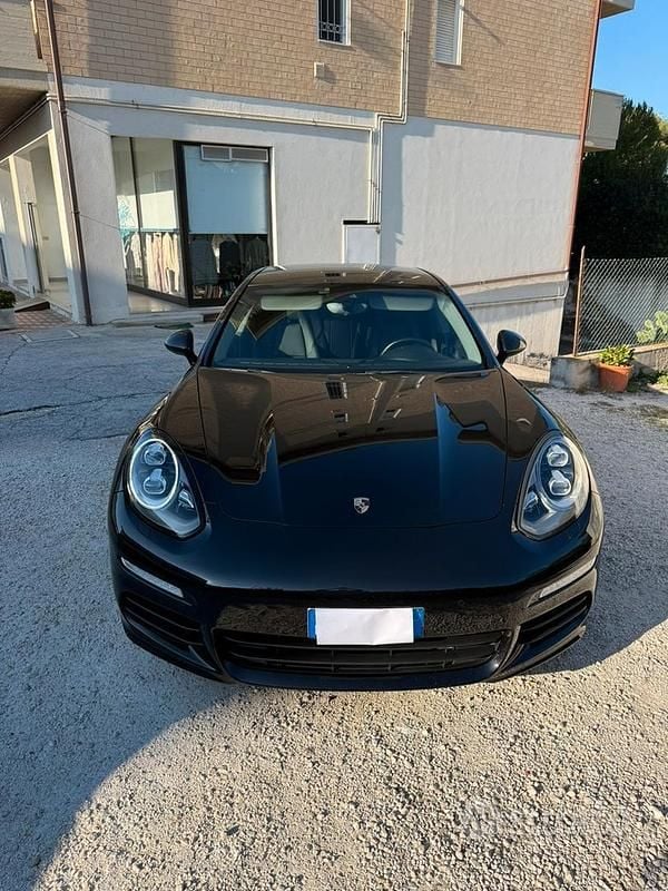 Usata Porsche Panamera 250 CV (183 kW) 2013 Nero Utilitaria