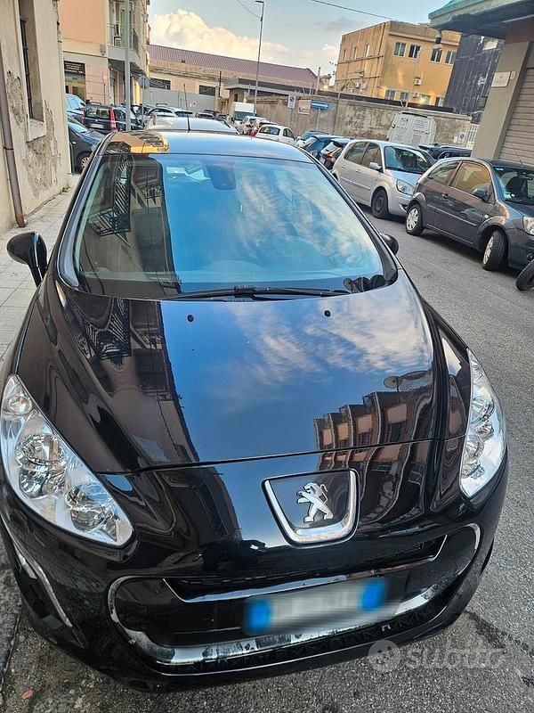 Usata Peugeot 308 112 CV (82 kW) 2011 Nero Berlina