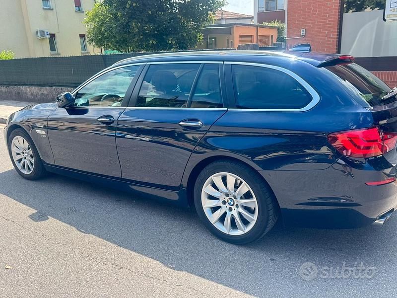 Usata BMW 530 245 CV (180 kW) 2010 Blu Station wagon