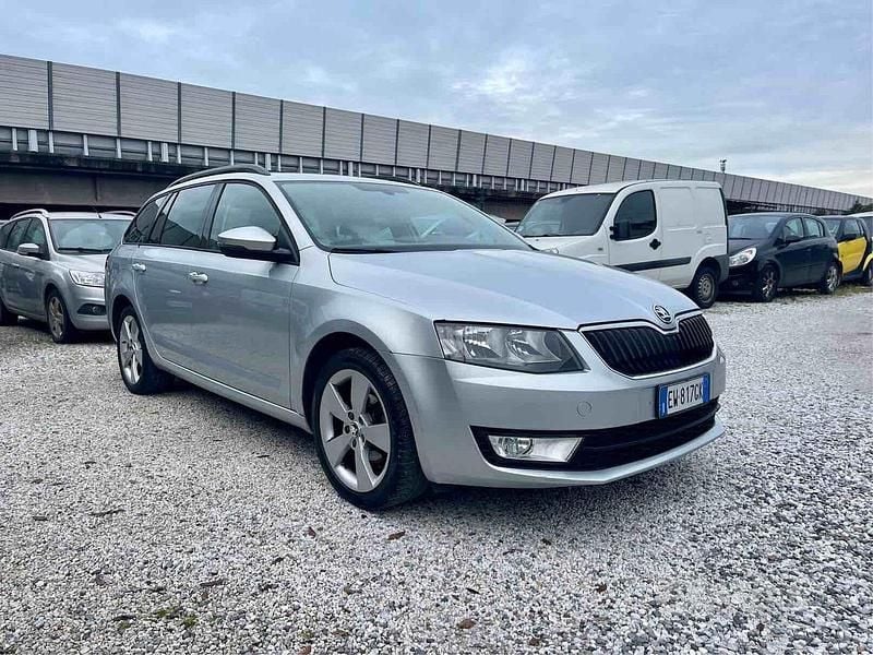 Usata Skoda Octavia 110 CV (80 kW) 2015 Grigio Station wagon