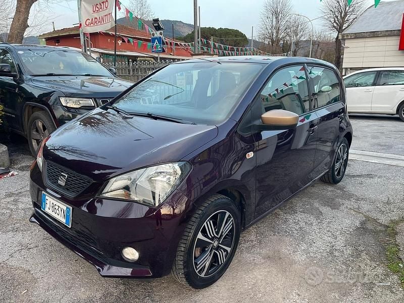 Usata Seat Mii Cosmopolitan 60 CV (44 kW) 2017 Viola Utilitaria