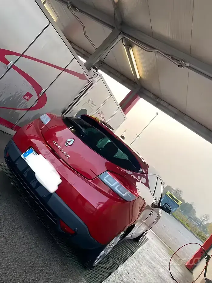 Usata Renault Mégane Coupé 110 CV (80 kW) 2010 Rosso Coupé