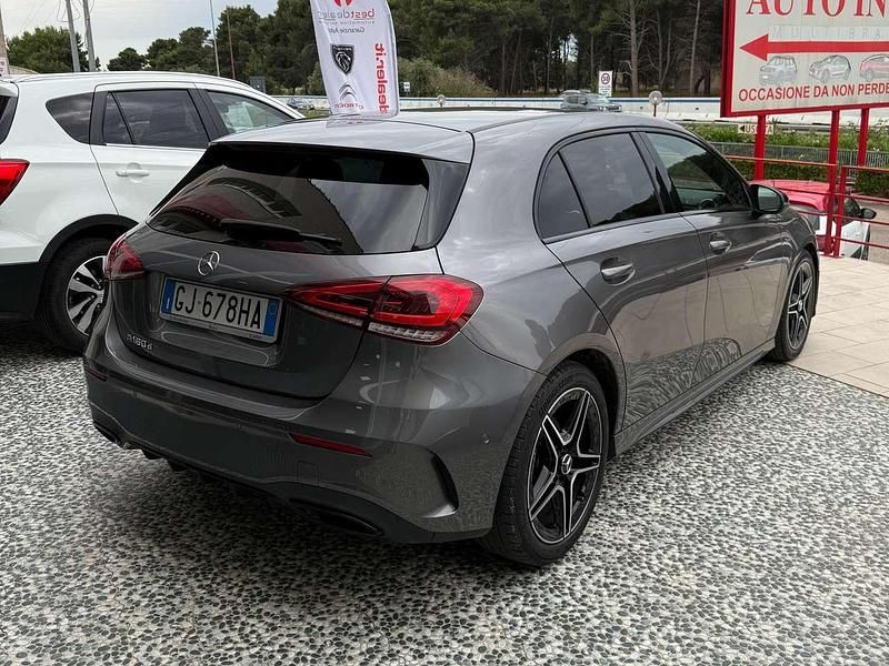 Usata Mercedes A180 Premium 116 CV (85 kW) 2022 Grigio Berlina