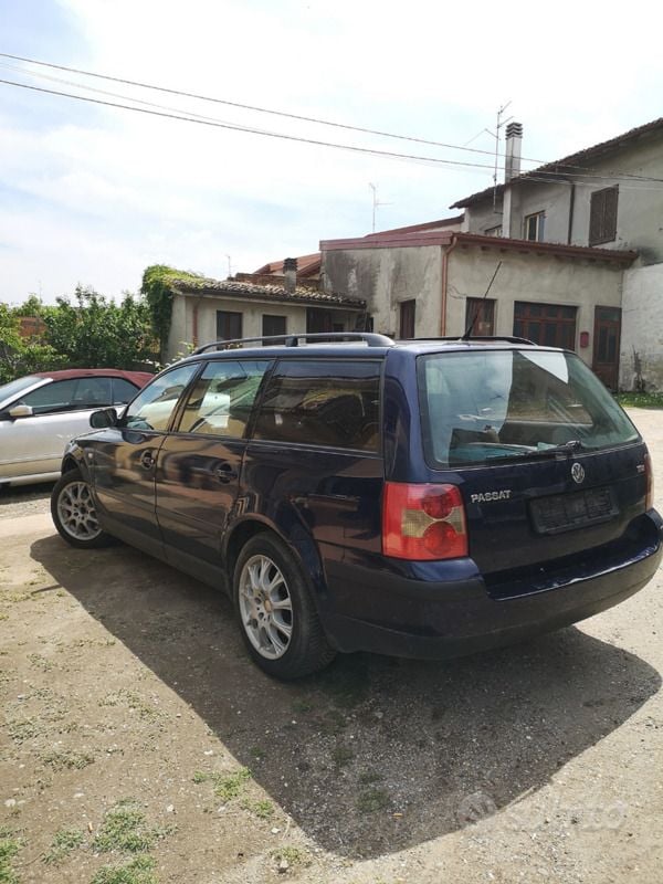 Usata VW Passat 90 CV (66 kW) 2002 Blu Station wagon