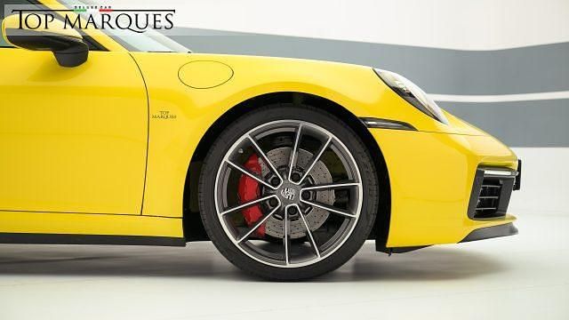 Usata Porsche 911 Carrera 4S 450 CV (330 kW) 2020 Giallo pastello Coupé