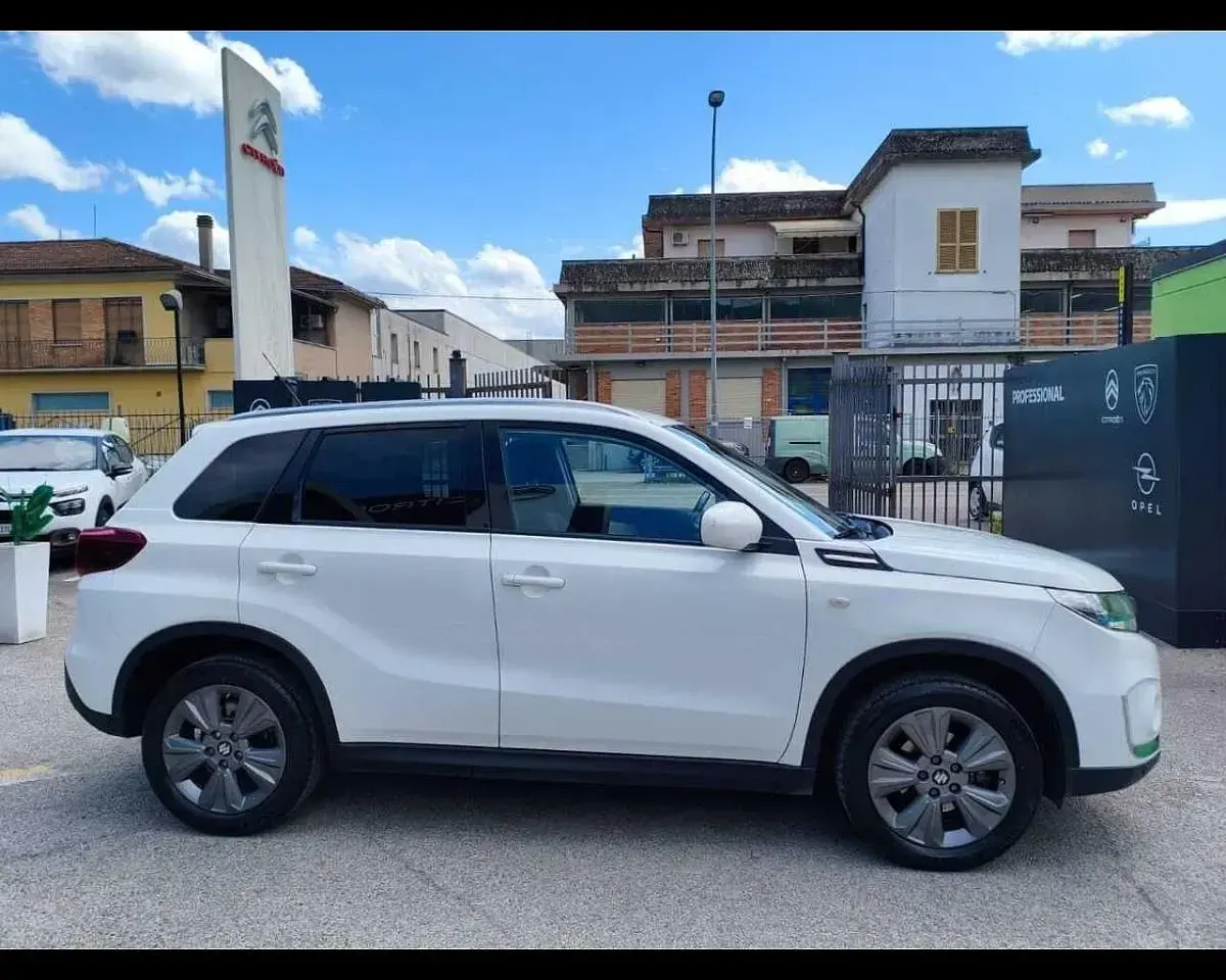 Usata Suzuki Vitara Cool 129 CV (94 kW) 2022 Bianco SUV