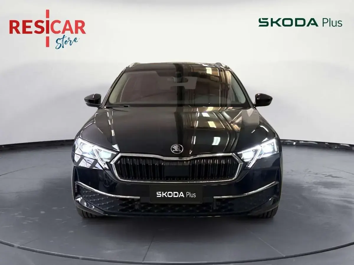 Usata Skoda Octavia Style 150 CV (110 kW) 2025 Nero metallizzato Station wagon