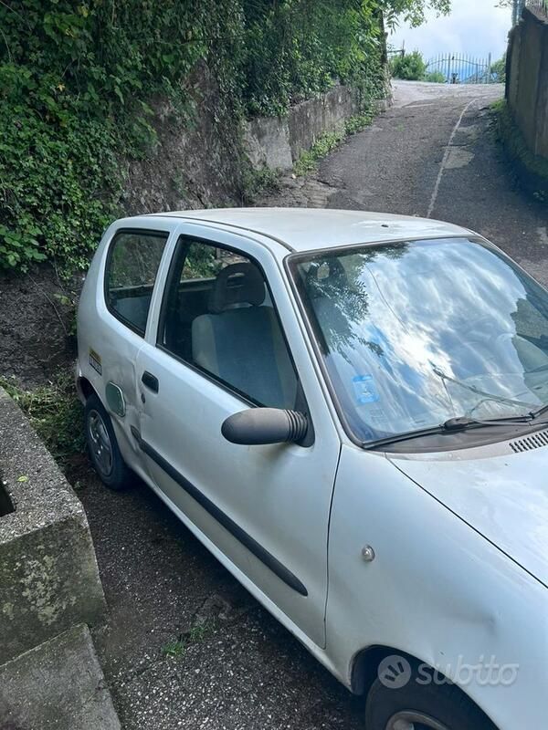 Usata Fiat 600 54 CV (39 kW) 2004 Bianco Utilitaria