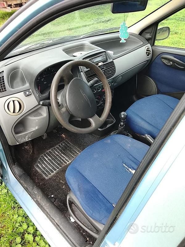 Usata Fiat Punto 60 CV (44 kW) 2003 Utilitaria