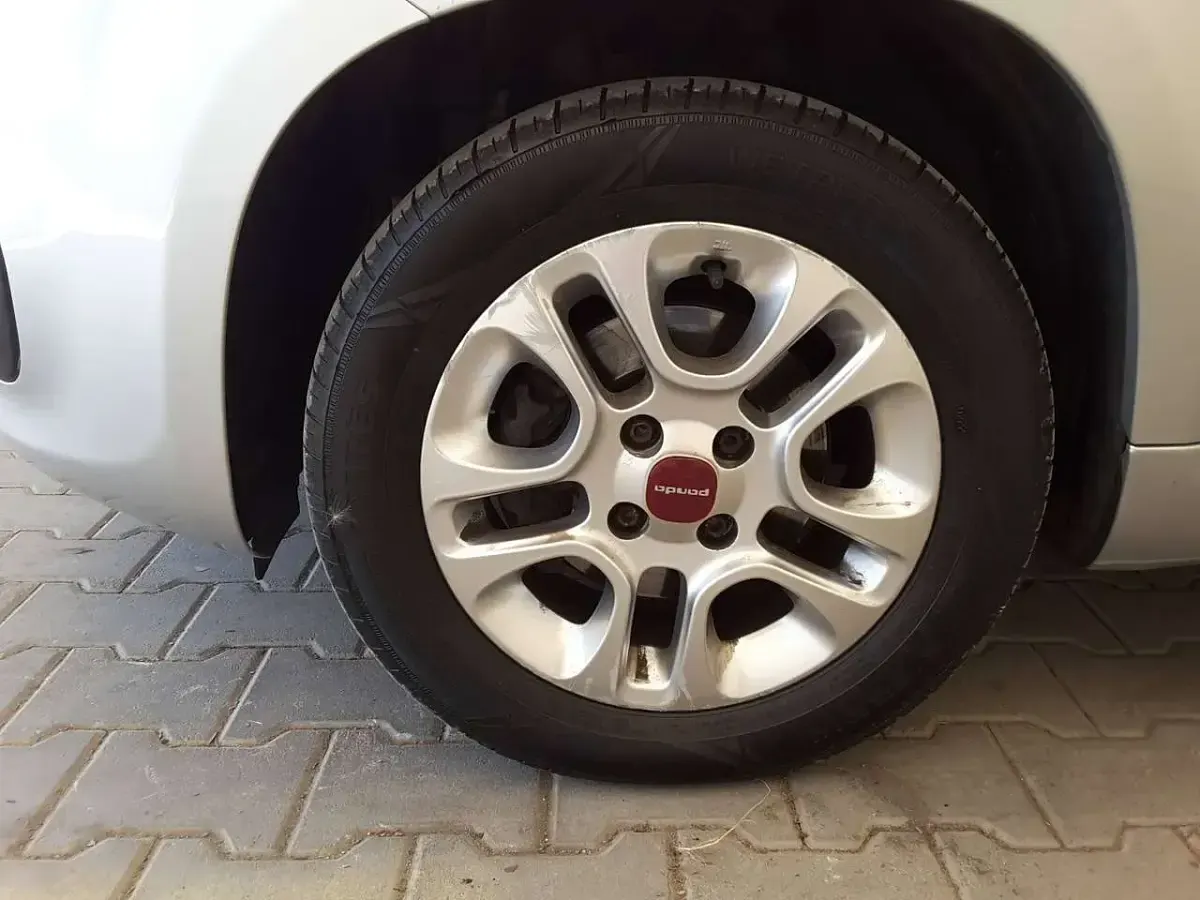 Usata Fiat Panda Lounge 75 CV (55 kW) 2015 Argento Utilitaria