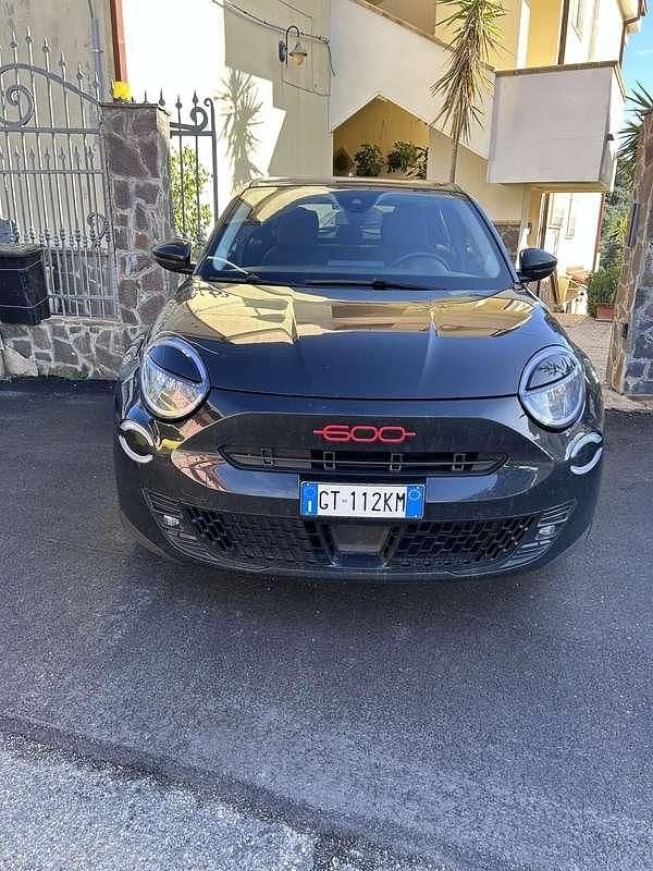 Usata Fiat 600 Red 61 kW (84 CV) 2024 Nero SUV