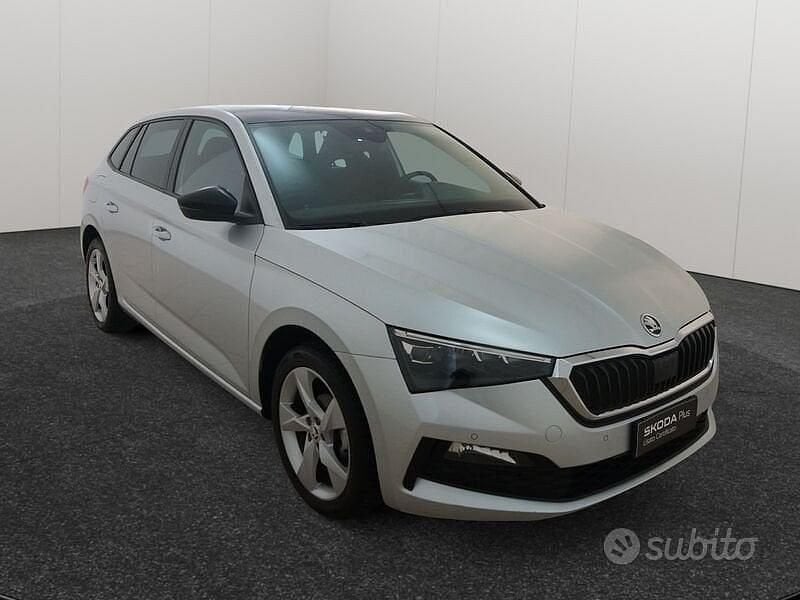 Grigio Usata 2020 Skoda Scala Sport Utilitaria | 11.900 € (Buon prezzo) - Immagine 1/4