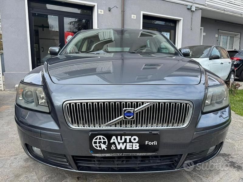 Usata Volvo V50 Summum 136 CV (100 kW) 2006 Grigio Station wagon