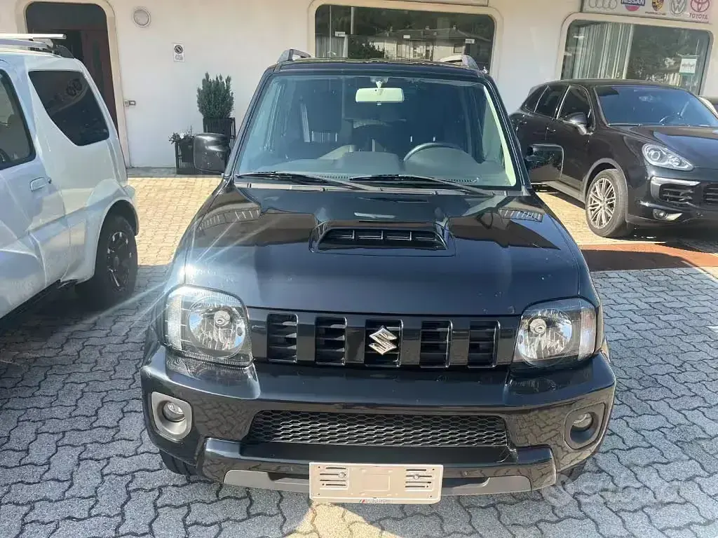 Usata Suzuki Jimny 84 CV (61 kW) 2018 Nero SUV