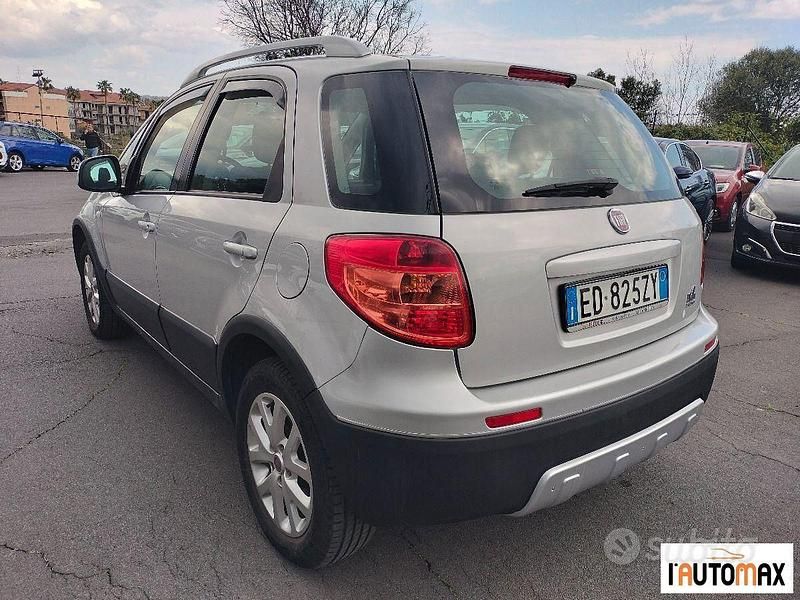 Usata Fiat Sedici Dynamic 120 CV (88 kW) 2011 Argento SUV