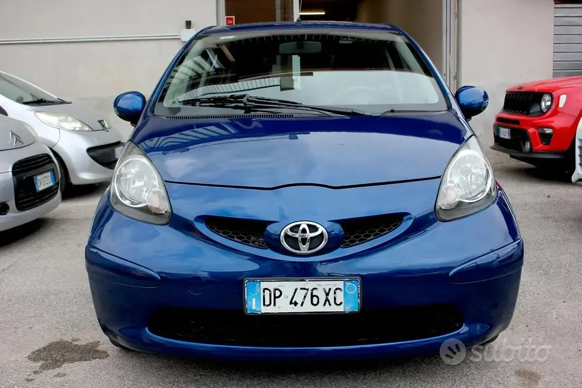Käytetty Toyota Aygo 68 HP (50 kW) 2008 Sininen Viistoperä