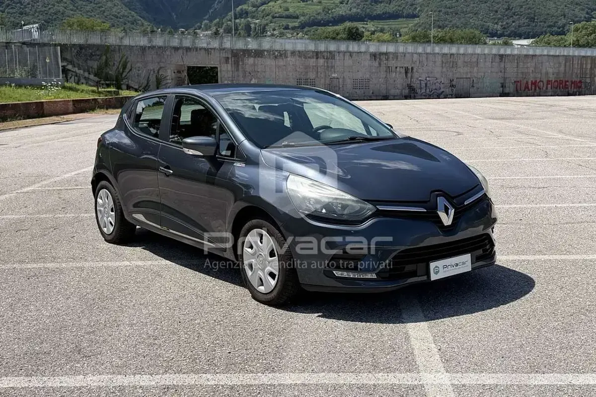 Usata Renault Clio Life 73 CV (53 kW) 2017 Grigio Utilitaria
