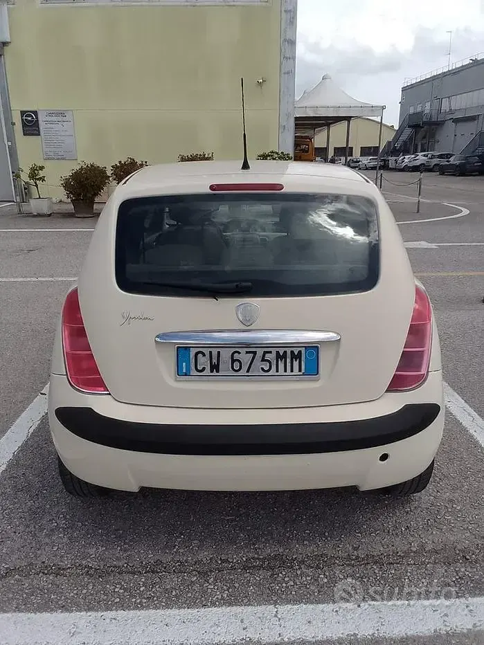 Usata Lancia Ypsilon 80 CV (58 kW) 2005 Utilitaria