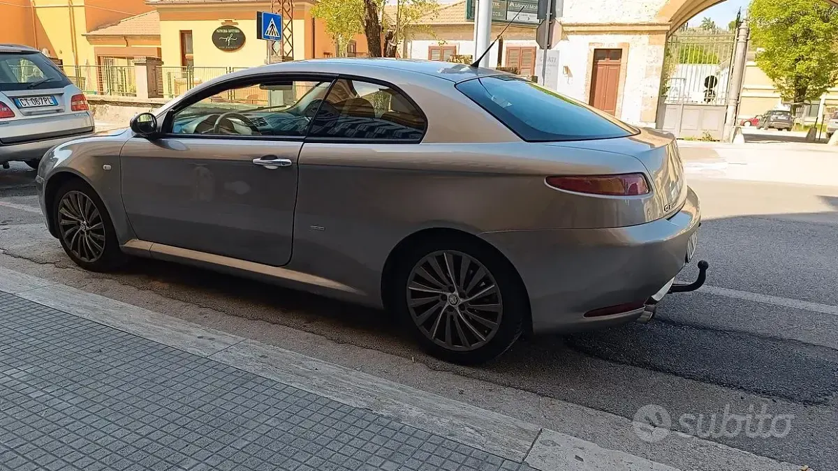 Usata Alfa Romeo GT 150 CV (110 kW) 2008 Grigio Coupé