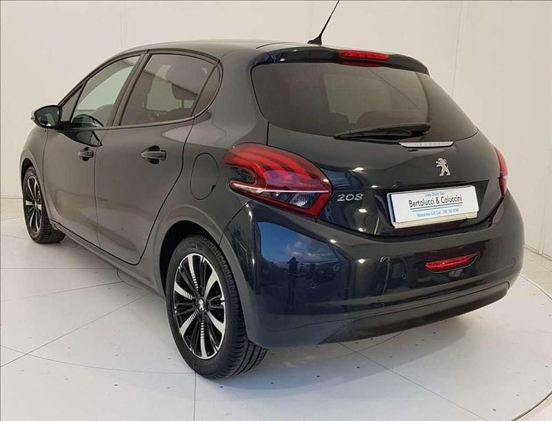 Usata Peugeot 208 Active 82 CV (60 kW) 2019 Nero metallizzato Utilitaria