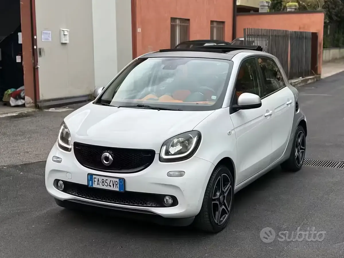 Usata Smart ForFour Prime 71 CV (52 kW) 2015 Bianco Utilitaria