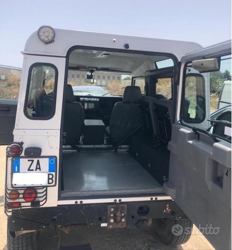 Usata Land Rover Defender 122 CV (89 kW) 2003 Grigio SUV