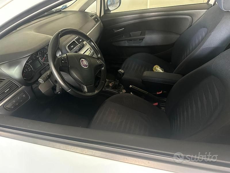 Usata Fiat Grande Punto 90 CV (66 kW) 2009 Bianco Utilitaria