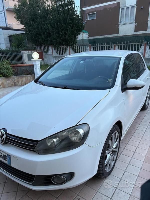 Usata VW Golf VI 122 CV (89 kW) 2009 Bianco Utilitaria