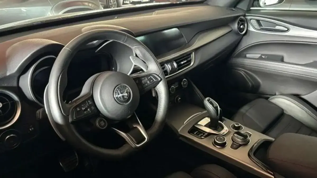 Usata Alfa Romeo Stelvio Veloce 209 CV (153 kW) 2025 Grigio SUV