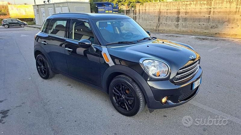 Usata Mini Cooper D Countryman Business 111 CV (81 kW) 2016 Nero SUV